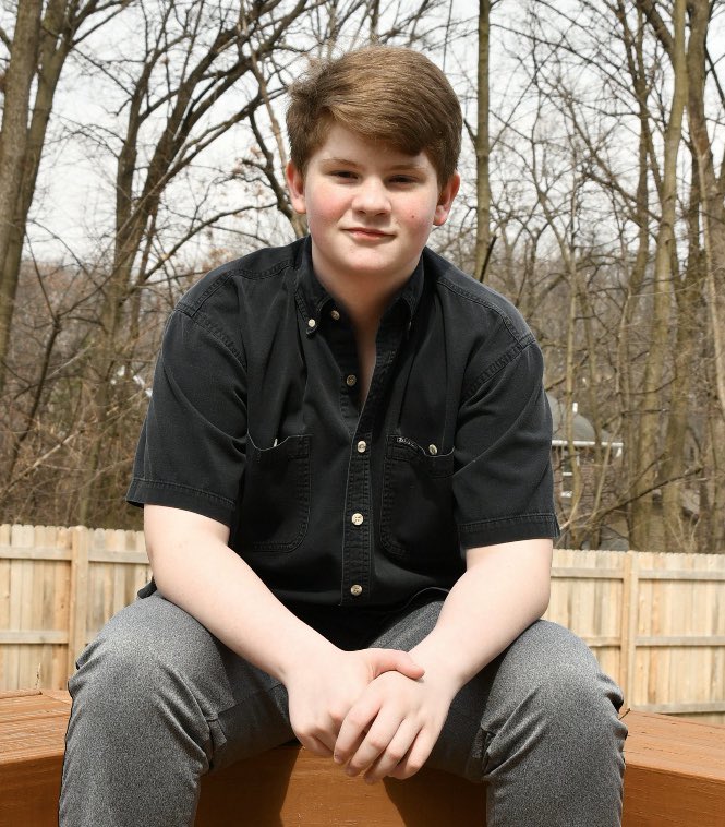 michaelmucha75's tweet photo. School Picture Day at home!   #COVID19 #schoolpictures #stayathome #shelterinplace #homeschoolpictures #brooksmiddleschool #bmsbulldogs #7thgradepics #bolingbrook https://t.co/ULSVIdUVoc