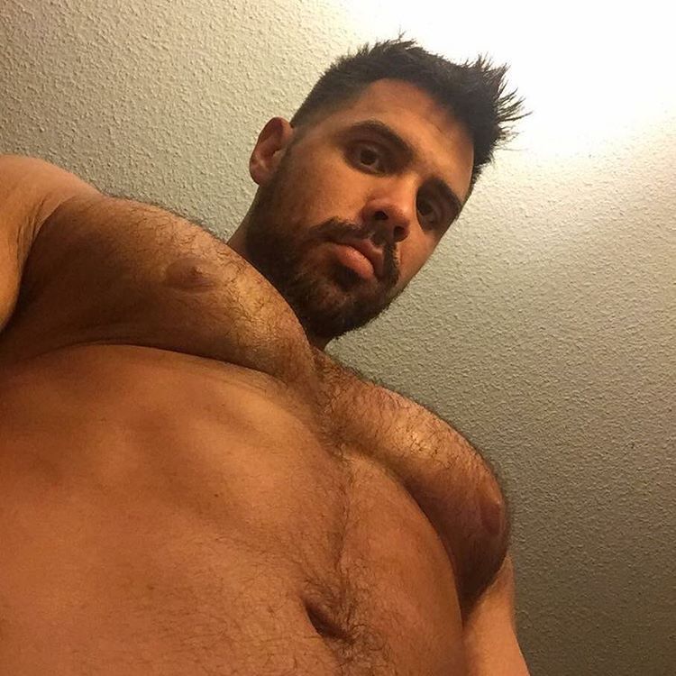 omgblog's tweet photo. OMG, he’s naked UHGAIN: The screenwriter of the Cam Gigandet film, BAD JOHNSON, Jeff Tetreault https://t.co/TBnBRim3YJ #actors #BadJohnson #celeb https://t.co/xK5jvFTMKZ