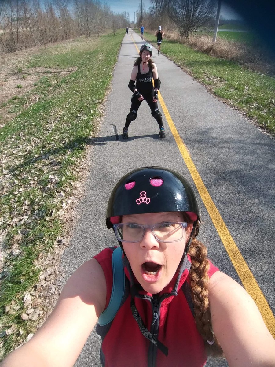SCDerbyChix's tweet photo. The Chix are staying active while keeping a safe distance. Stay healthy and safe out there! #scdc #rollerderby #trailskate https://t.co/ib8Z5gXLvs