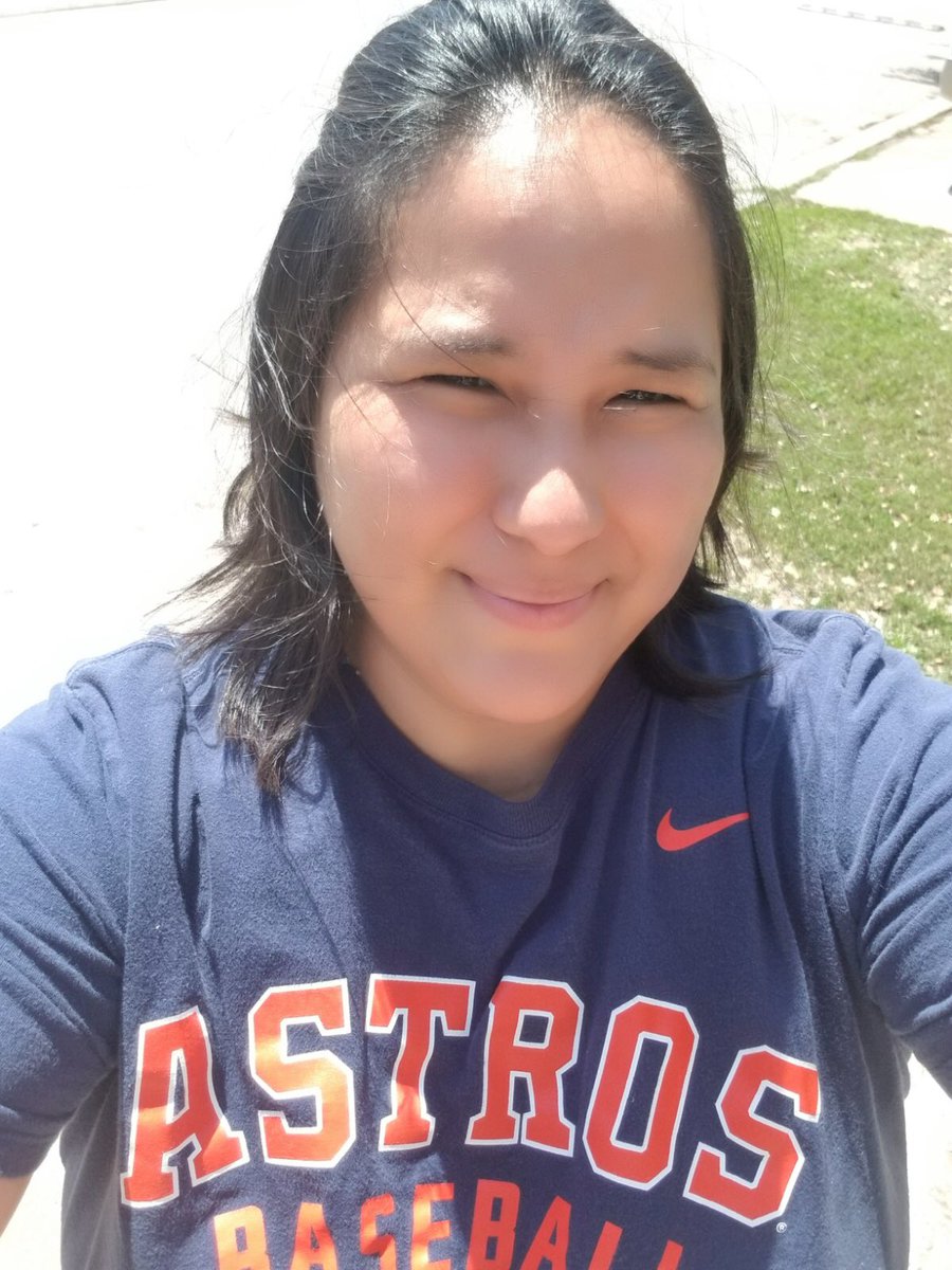 Yolanda Rico sent me her fire drill picture. She’s safe and out of the building 👍🏼 <a href="/MREmavs/">Morton Ranch Elementary</a> #mregsoe