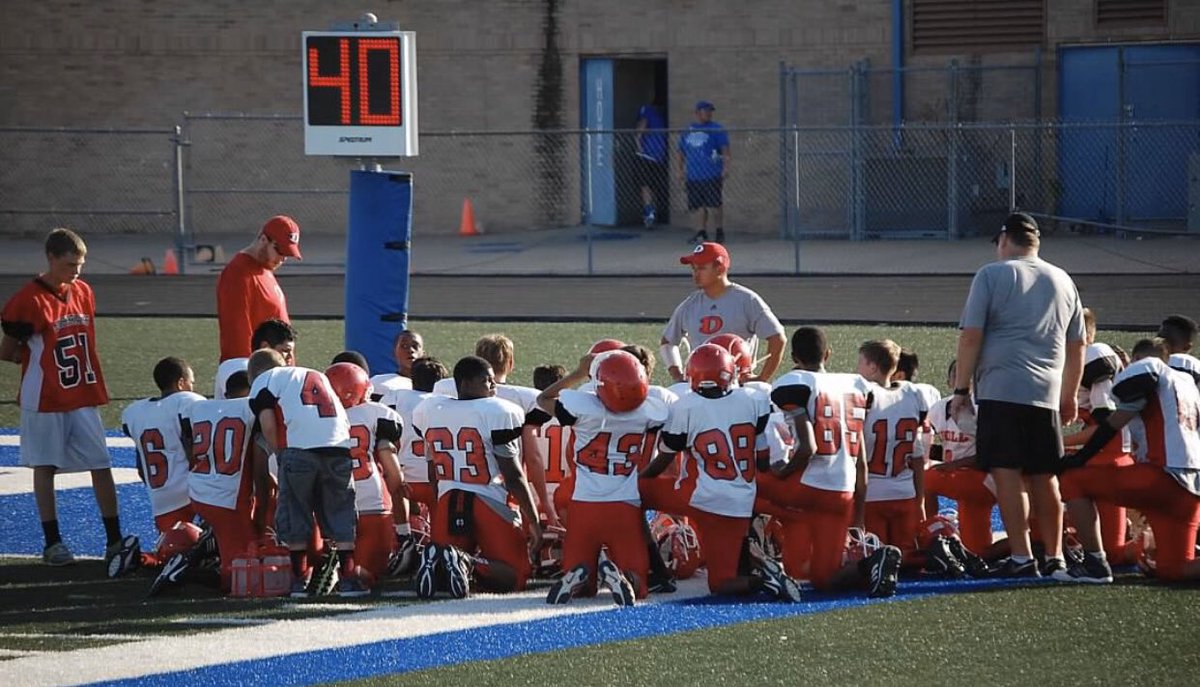 CoachEstrada32's tweet photo. Challenge accepted:
@1CoachJDavis 

New challenge alert! Once you are nominated you have 24 hours to respond or you donate $20 to local charity. You then nominate a coach. You have to post a picture of you coaching. @CoachRios11 https://t.co/tgf2O3Oo05