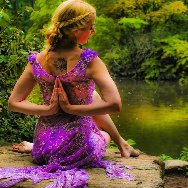 "We are making photographs to understand what our lives mean to us.” Ralph Hattersley.
.
Central Park, New York.
A Tear and a Smile.
.
Pictured: @amyleonard21.
.

#Shakespeare #atearandasmile #theagonyandtheecstasy #icantstoppointingtothebeauty #centralp… ift.tt/2UobeSh
