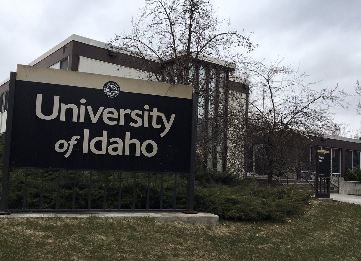 IdahoPubRadio's tweet image. In his ‘Friday Letter’ today, @uidaho President Scott Green said university staff “brought a decommissioned, stand-alone dorm on the edge of campus – the old Targhee Hall – back to life, providing 32 beds for use by our local hospital should they need it.” ##IdahoCovid19