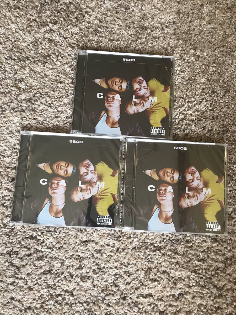 feelingSOSy's tweet photo. @5SOS triple threat baby!!!! #CALMOutNow https://t.co/bCAooTLcKV