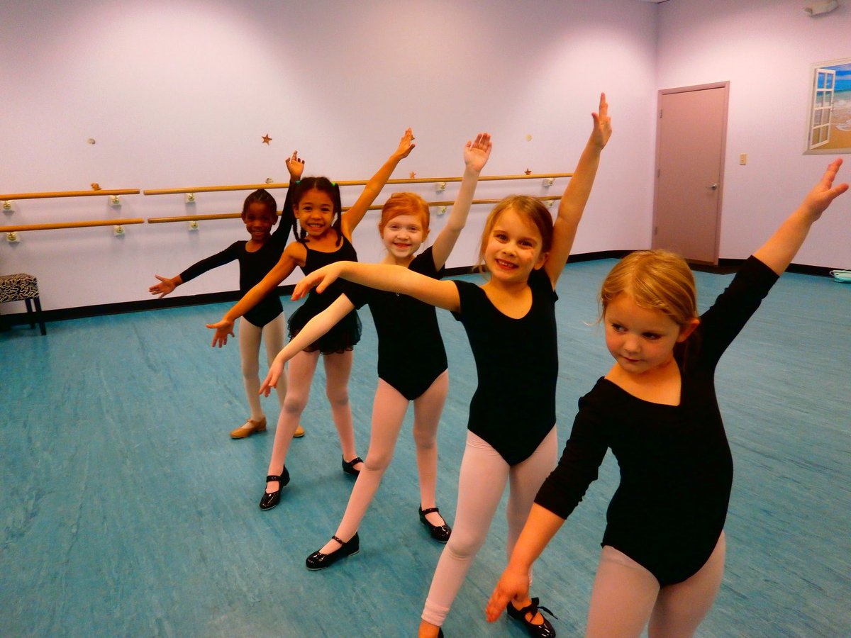 ASADC21236's tweet photo. Till We See You Again!

Here's a little TaDa! for you!  Try your own TaDas at home!

#tillweseeyouagain     #ASADC2020💜     #danceiseverything https://t.co/dmQfC7ZP4o