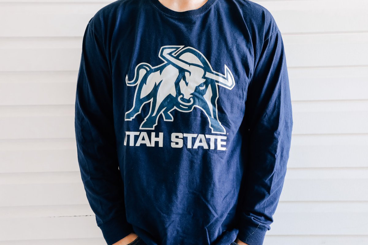 UtahStateAlumni's tweet photo. Being socially distant doesn't mean we can't still show our Aggie pride, right? #TrueBlueAggieFriday https://t.co/YNx5uZSyL4