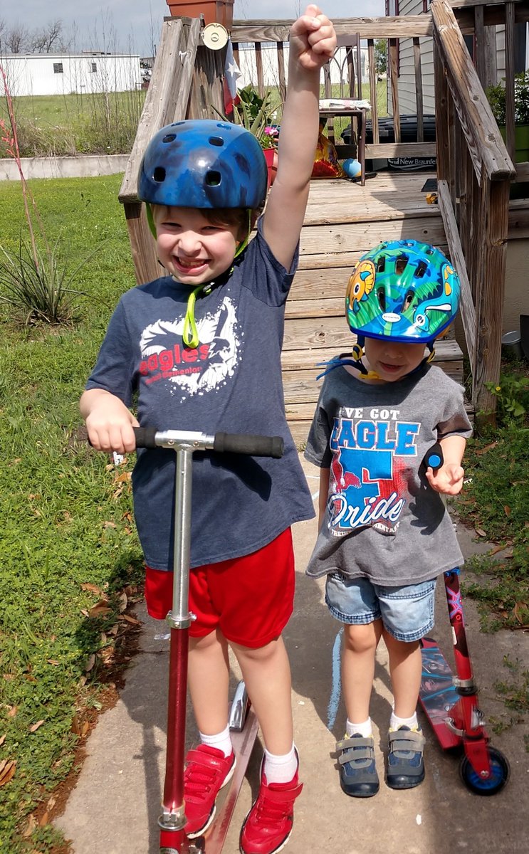 KLHolmes1's tweet photo. Yesterday, seeing his teacher for the first time in weeks, his face just lit up ❤️. This momma almost cried!
Today school spirit day 🦅. Little brother participating also (future Eagle).
#comalcontinues #BetterTogether 
#eaglessoar
@FEScomal @englers_explore @Supt_comalisd https://t.co/CIilFCRpPR