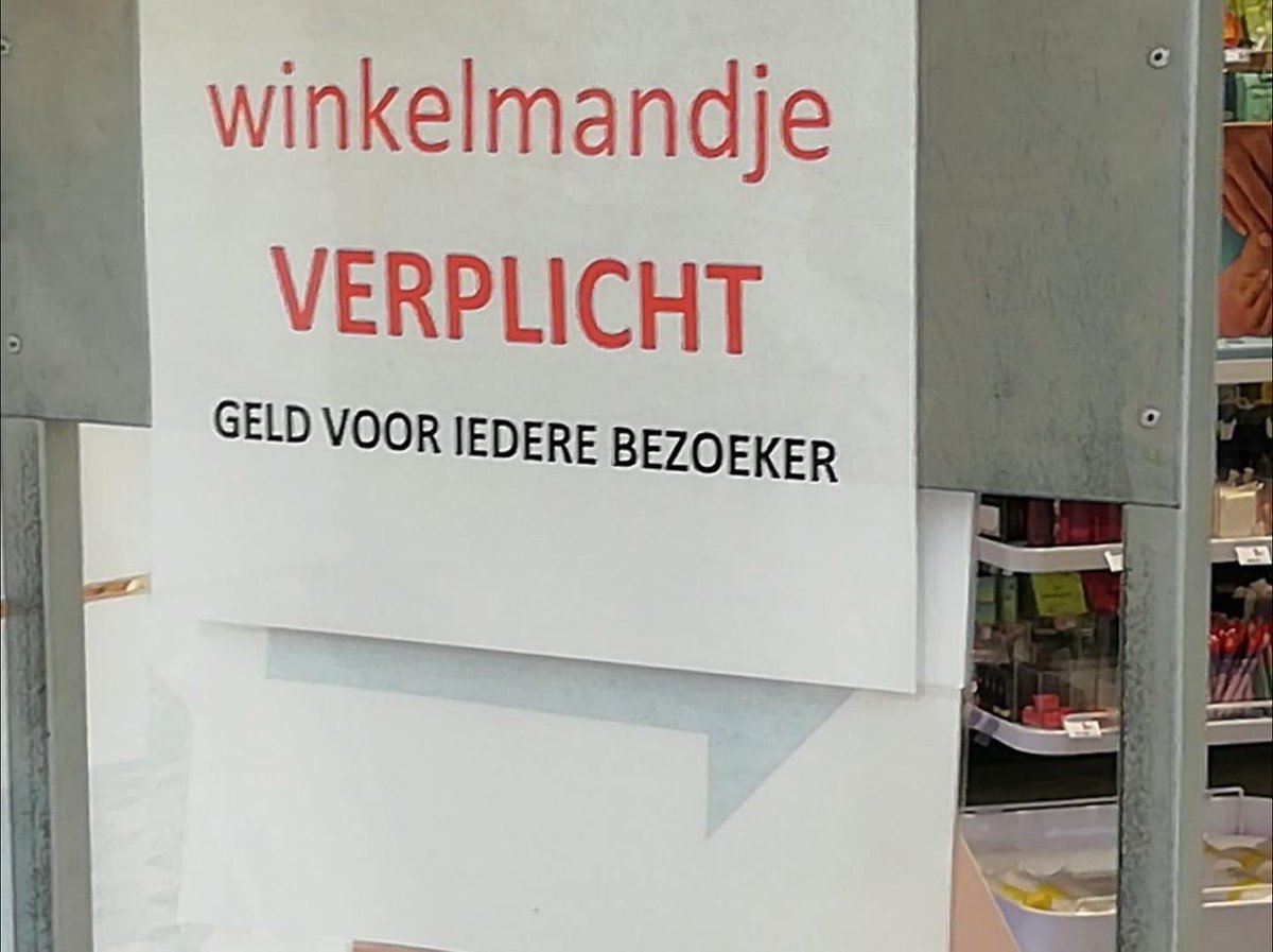 larsroobol's tweet photo. Kan de maker van deze foto niet vinden met Google Lens, maar hij is geniaal! Foto zou in Rotterdam zijn gemaakt.

Het maakt écht uit of je -d of -dt schrijft, nietwaar @onzetaal, @Taalvoutjes? https://t.co/xGa2az9TUO