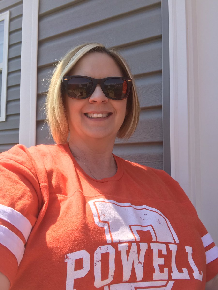 MrsLifordPHS's tweet photo. Spirit Friday! @PowellHSRen #PHSVirtualSW https://t.co/vh8SaXOpCR