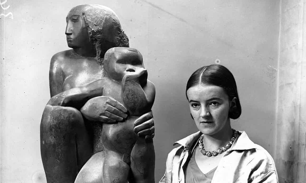 benbosmithuk's tweet photo. Is it just me or does a young Barbara Hepworth look like @bbclaurak double. #sculpture #journalism #RoleModels https://t.co/itMzVlSRxk