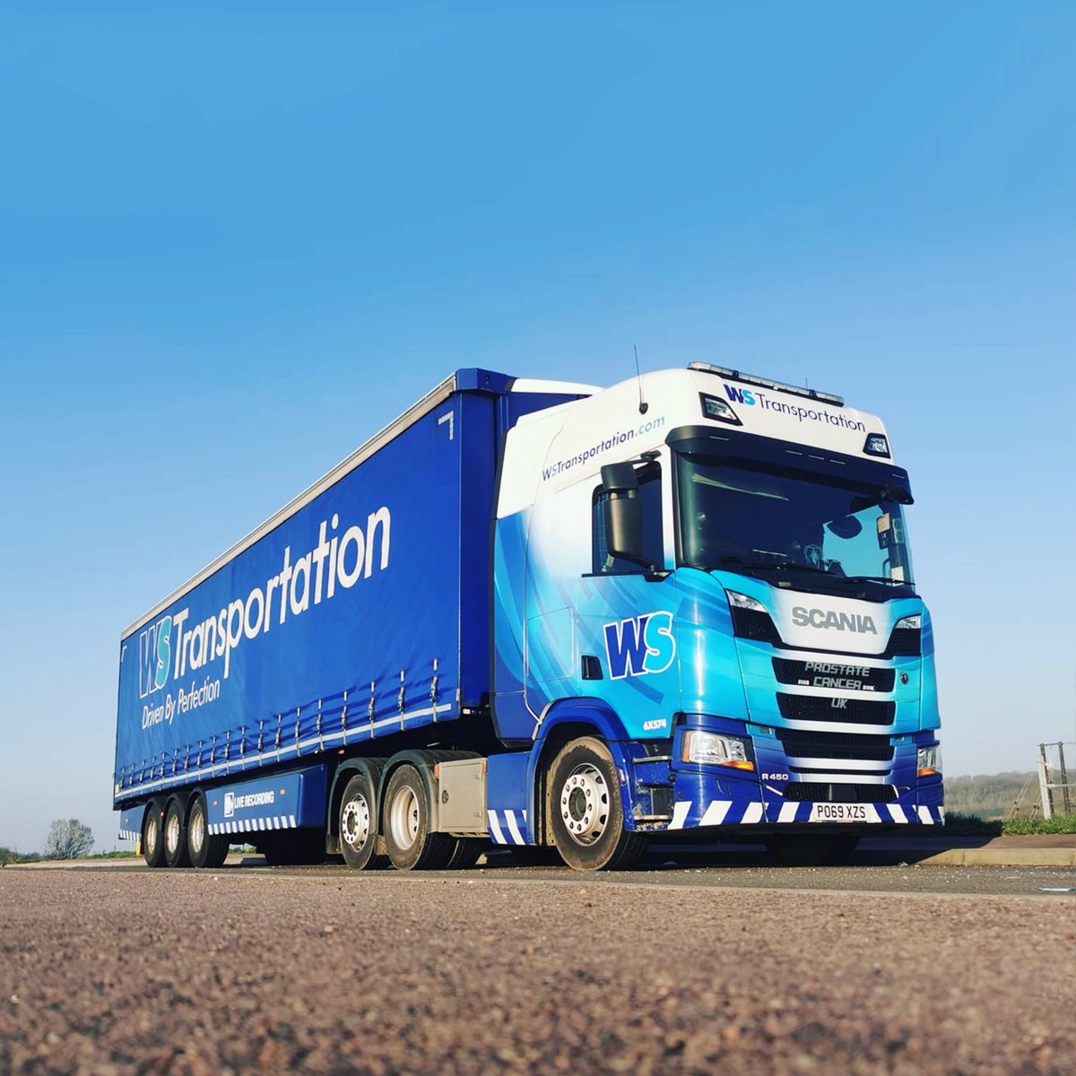 WSTLtd's tweet photo. Great to see the Transport industry pulling together. Big thanks to all drivers working hard keeping the supply chain moving. Here’s one of our Curtiansiders all loaded on rote to delivery.
#wstransportation #drivenbyperfection #haulage #transport #keepontrucking #thanksdrivers https://t.co/fCRjh3SiiY