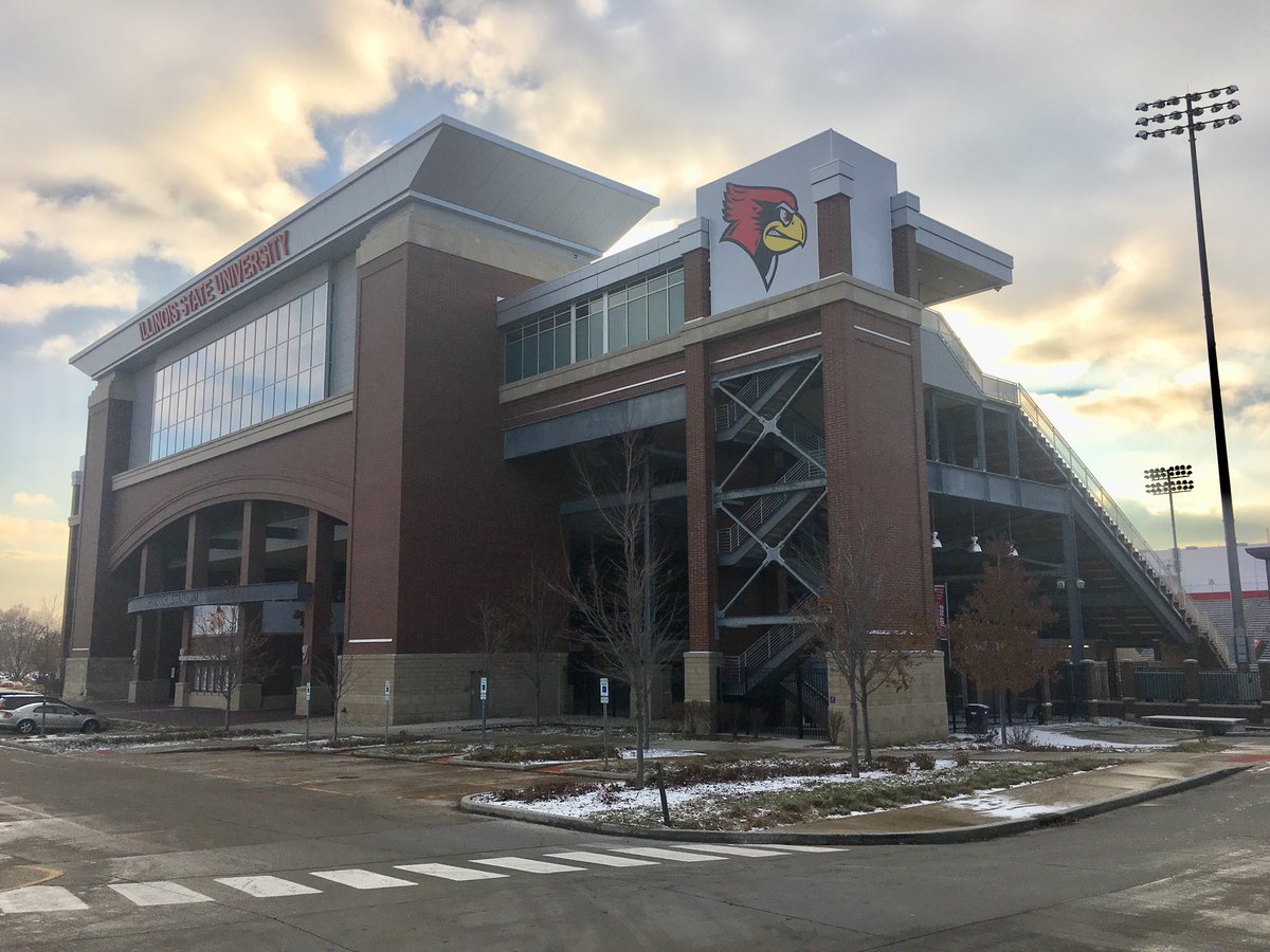 TylerMagnuson7's tweet photo. Extremely excited and honored to announce that I have received my first D1 offer from Illinois State University! Thank you @CoachBHen @Coach_Spack @RedbirdFB for this amazing opportunity! #redbirdsri21ng #REDBIRDfootball https://t.co/HZwQiiggdC
