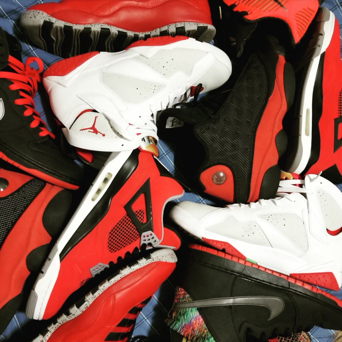 Austin_Hall03's tweet photo. @Justin_Long11 @FinishLine @Jumpman23 Not like you didnt have alot of options... https://t.co/Emhq7gHihy
