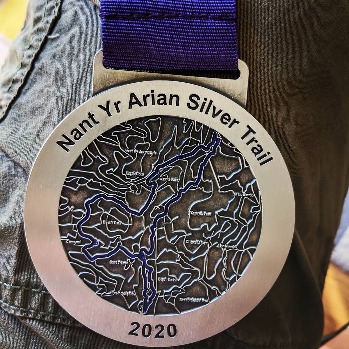 chris_richards2's tweet photo. Something different had my medal, t shirt and buff received for completing the #silvertrail great achievement very happy #trailhalfmarathon https://t.co/QjYdvlrV9v