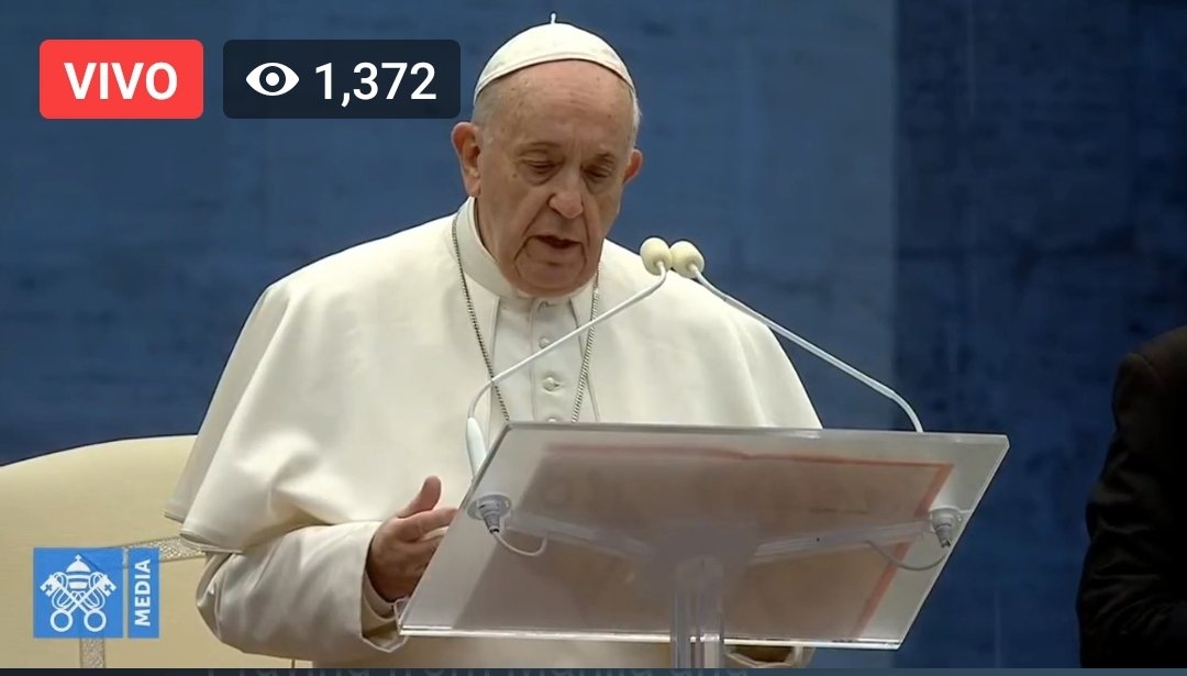 Danymacica's tweet photo. El Papa Francisco, la plaza vacía del Vaticano , una tenue lluvia..... Una imagen fuerte para el mundo católico.
Para el mundo entero!
🙏🏻💪🏻🌎 https://t.co/IS9dOZoyiU