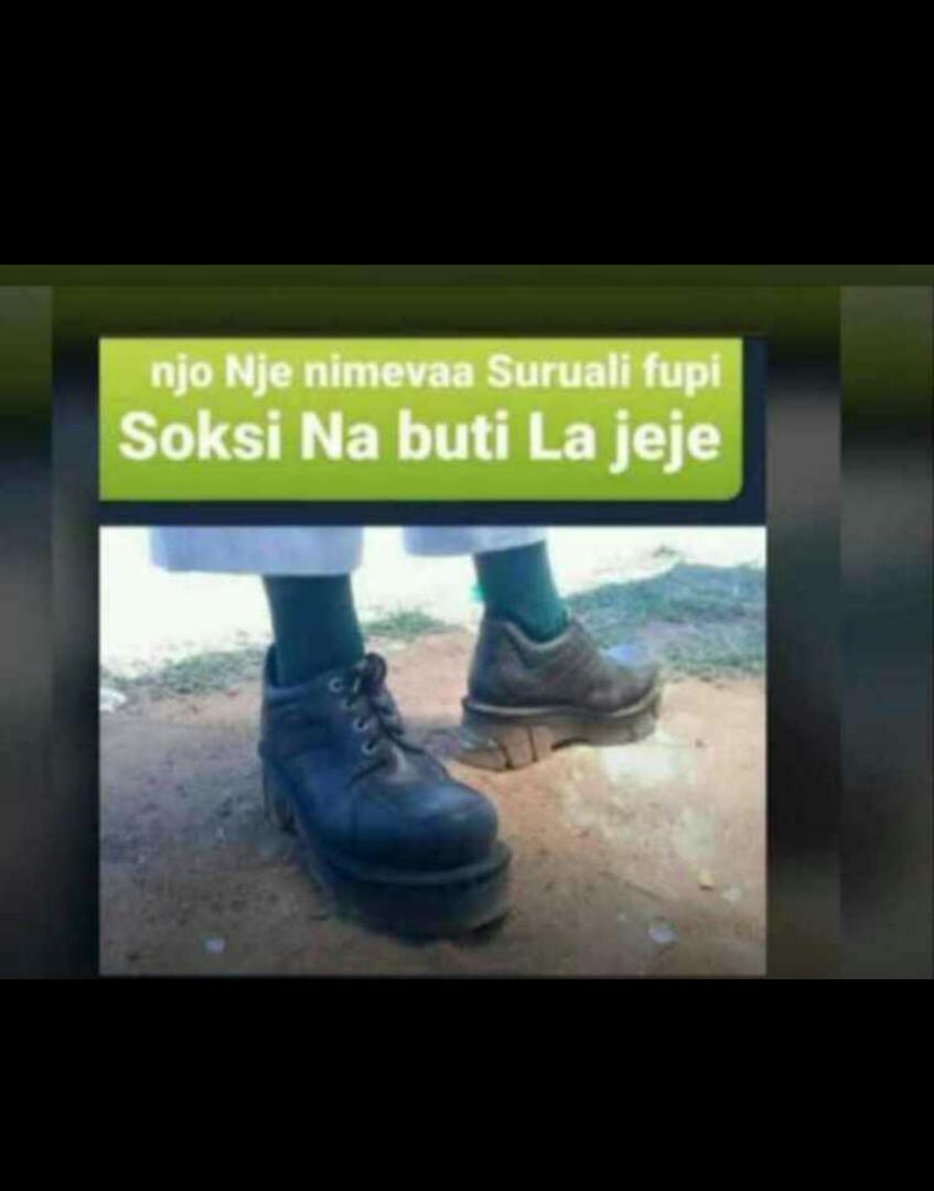 Raymondb_Jr's tweet photo. Mdogo angu @Mkuruzenzi Kaaa humo mwambie @ramadhanntulwe nasubiri na buti langu la Jeje
😃😀😃😀😀 https://t.co/Ak1yZeLLzX