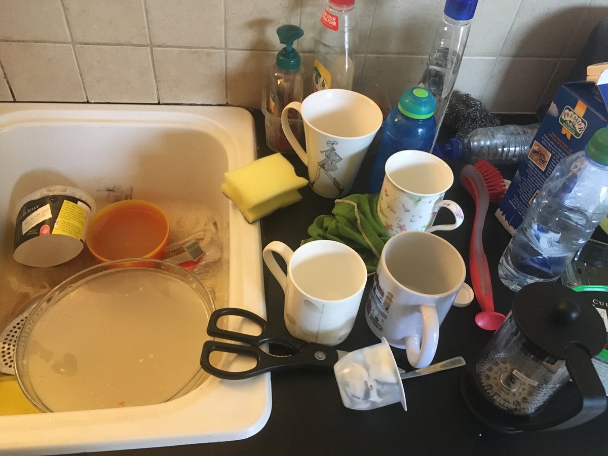 Day 15: It is tea time and I haven’t managed to clean up the breakfast dishes yet but we did paint  #KeepingKidsEntertained  #COVID19ireland