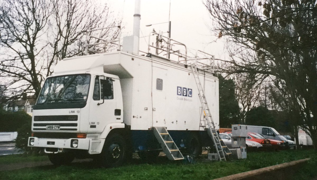 stevechalles's tweet photo. Archive OB pics - 5/6: No University Boat Race from Putney to Mortlake this weekend, so a look back at the OB Units there over the years; #BBCOutsideBroadcasts in the 2000’s at Putney, Links at Lonsdale Road in Barnes, Mortlake Finish (@sarahchalles & @EdChalles caught in pic 2!) https://t.co/VDLPtMYUPx