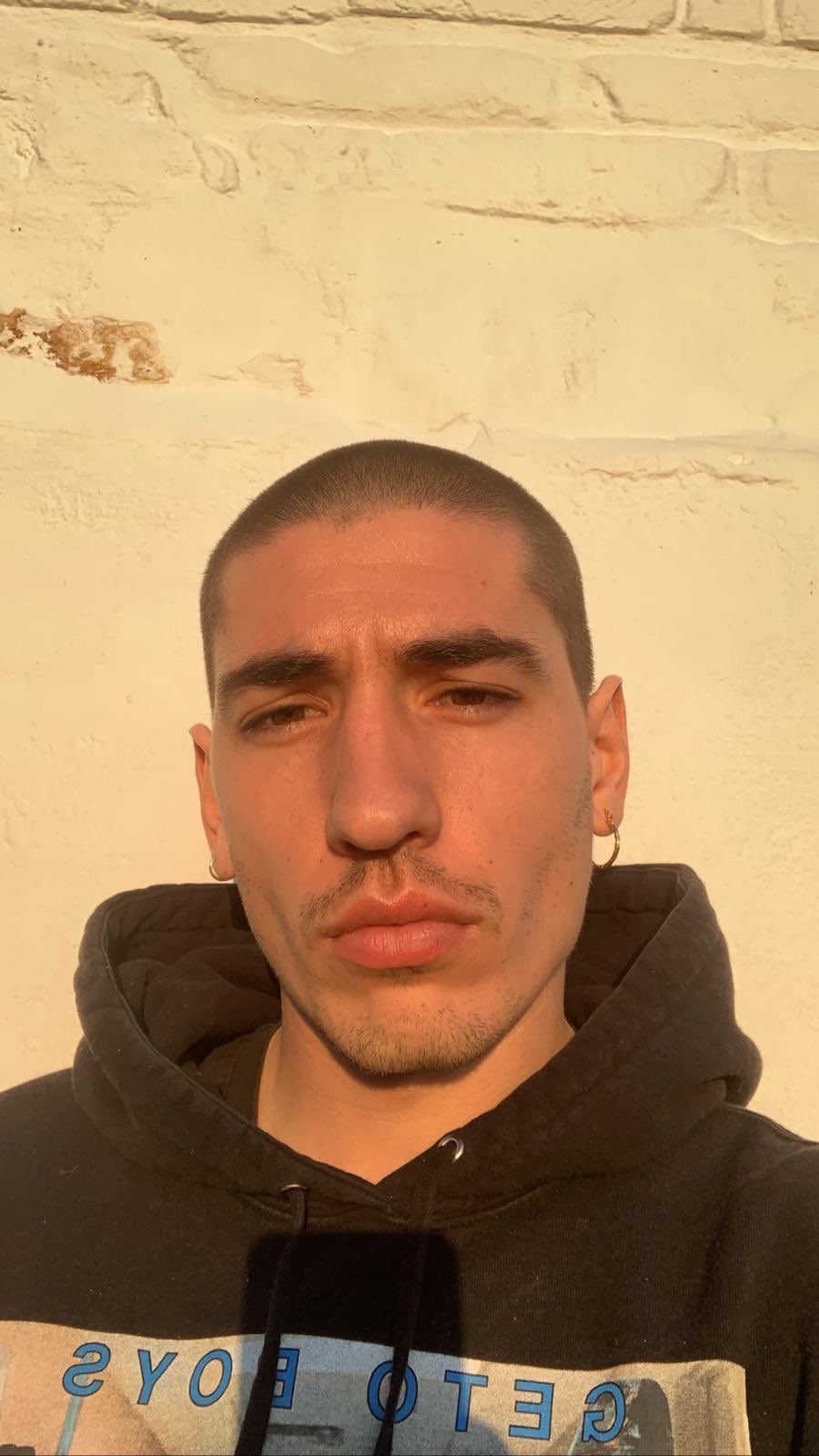 Football Tweet ⚽ on X: 🎙️ Hector Bellerin: “We should be the ones ready  to contribute to the stability of our society. Everyone wants to earn more,  be more comfortable, but I