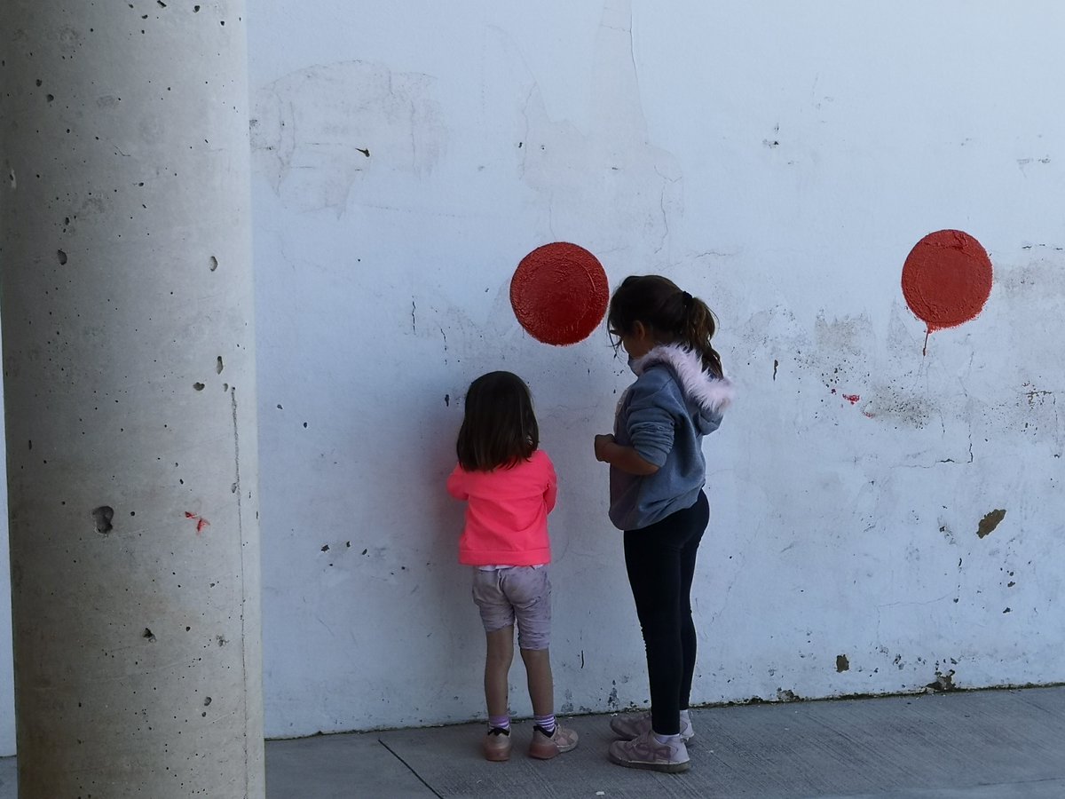 Noves instruccions d'Educació als centres educatius: 

El curs finalitzarà en la data prevista a la majoria de nivells educatius independentment del que duri la suspensió de les classes presencials

L’alumnat que no disposi d’ordinadors podrà fer servir els dels centres educatius