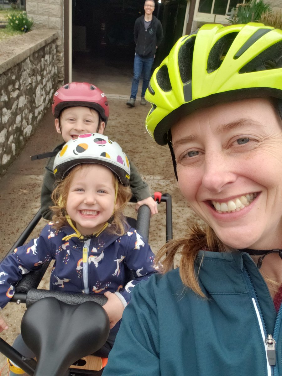 LAF_Steele's tweet photo. Feeling like we needed some fresh air. Yes, we rode our bike through the drive-thru. #breakforlunch #nojudgement #bike4stressrelief https://t.co/heF2MZoxuQ