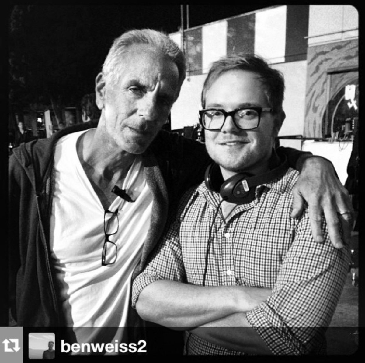 Six years ago today, SURVIVING JACK starring <a href="/Chris_Meloni/">Chris Meloni</a> and <a href="/RachaelEHarris/">Blakebloom</a> premiered on Fox. Still one of the best things I’ve been a part of. Thanks, <a href="/justin_halpern/">Justin Halpern</a> and <a href="/VDOOZER/">Bill Lawrence</a>, <a href="/ranwins/">Randall Winston</a> and a hundred+ other people who worked on it with us.