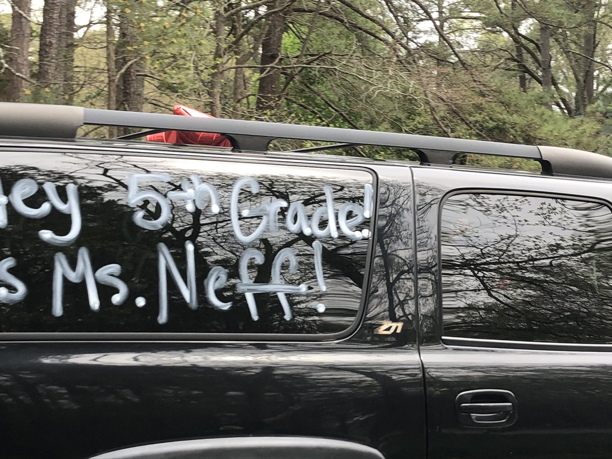 Stegman4CH's tweet photo. How much do we love @EphesusElem?? Thank you for the staff parade! Brightened our day so much! 💛❤️ #WeMissOurTeachers https://t.co/Yv5nc0EoOz