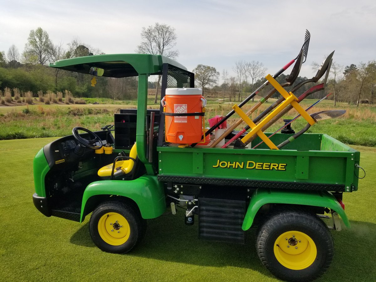 MTrentManning's tweet photo. Here's the finished product. The ultimate irrigation cart. All work was done in house. To say our irrigation tech is ecstatic would be an understatement. #ultimateirrigationcart https://t.co/39vJjr66qZ
