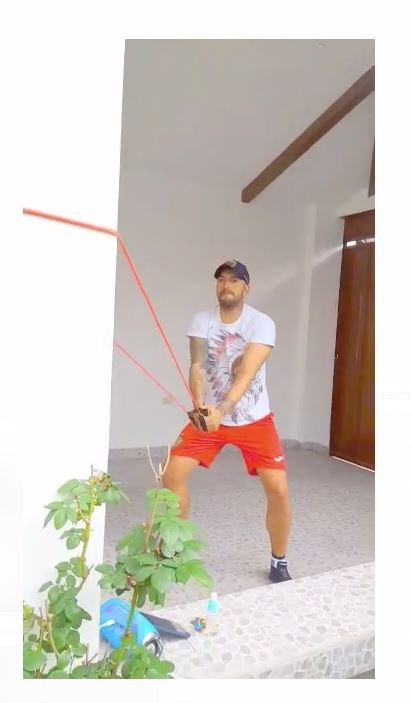 Los cuatro arqueros del Deportivo Cuenca entrenan en casa late.com.ec/2020/03/27/los…