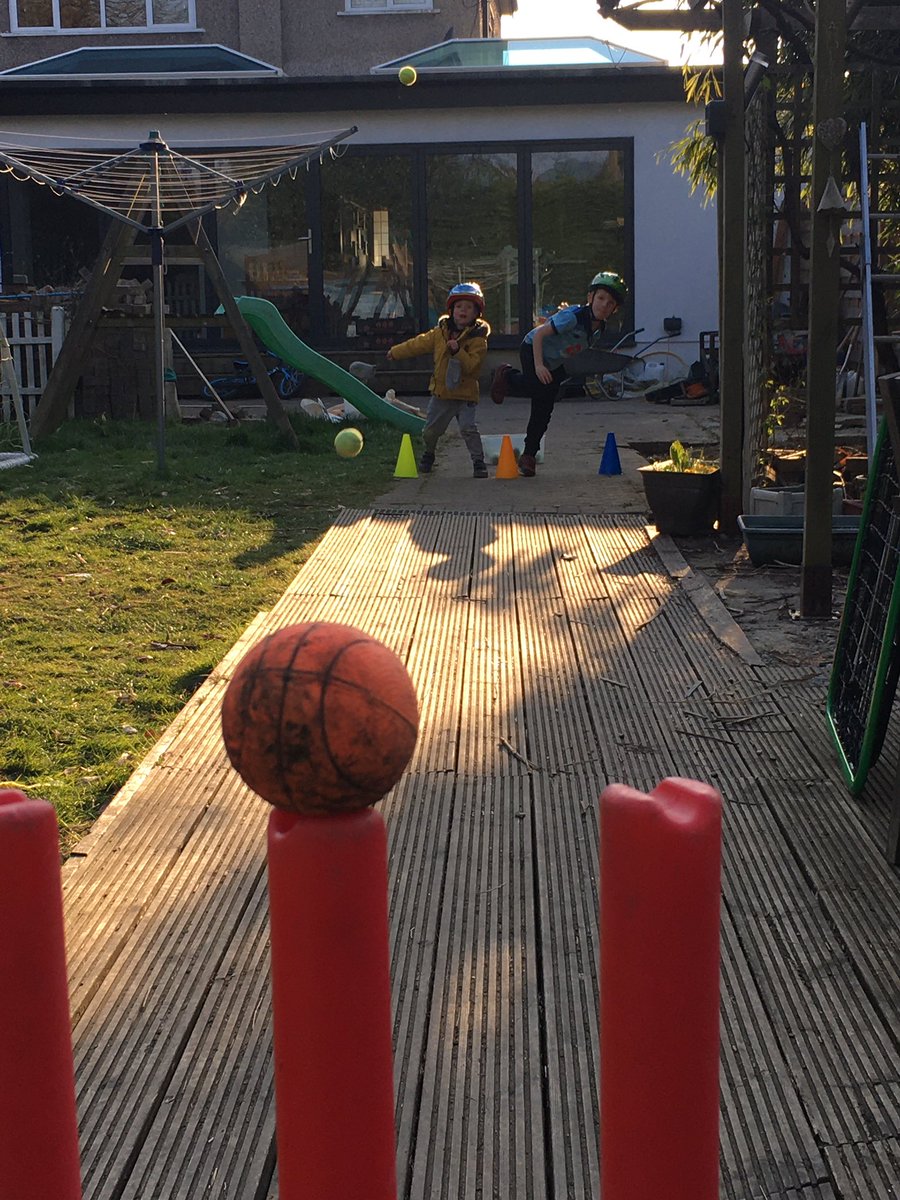 Jockolad's tweet photo. Having our own @MiniCrickets session at home https://t.co/hsy7h7CW1R