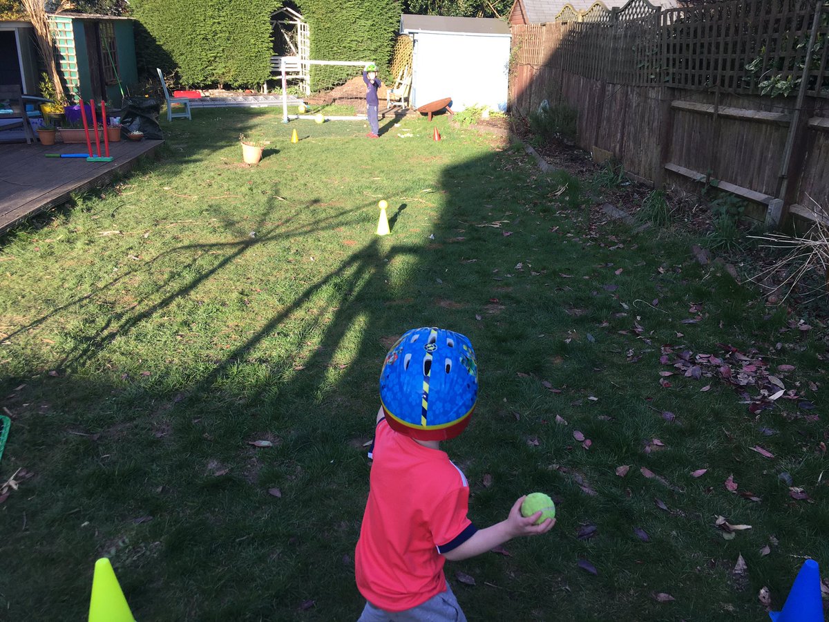 Jockolad's tweet photo. Having our own @MiniCrickets session at home https://t.co/hsy7h7CW1R