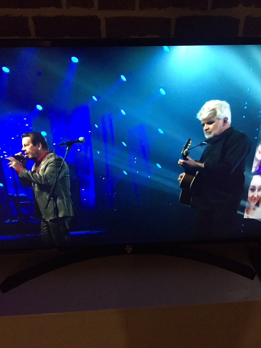 Costello Hautamäki on kyllä vanhentunut. #kaikkikotonalive #yleolohuone