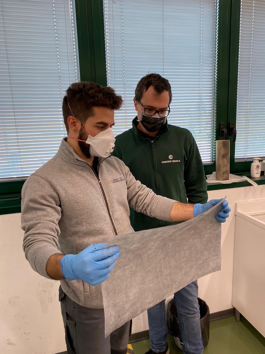 COMERCOLE's tweet photo. Test nel nostro laboratorio R&amp;D per studiare un non-tessuto con Grafene G+ con @DirectaPlus_ per realizzare mascherine! Un progetto che in questo particolare momento ci rende molto orgogliosi!
#coronavirus #mascherine #grafene #insiemecelafaremo https://t.co/jqnvYLN3QT
