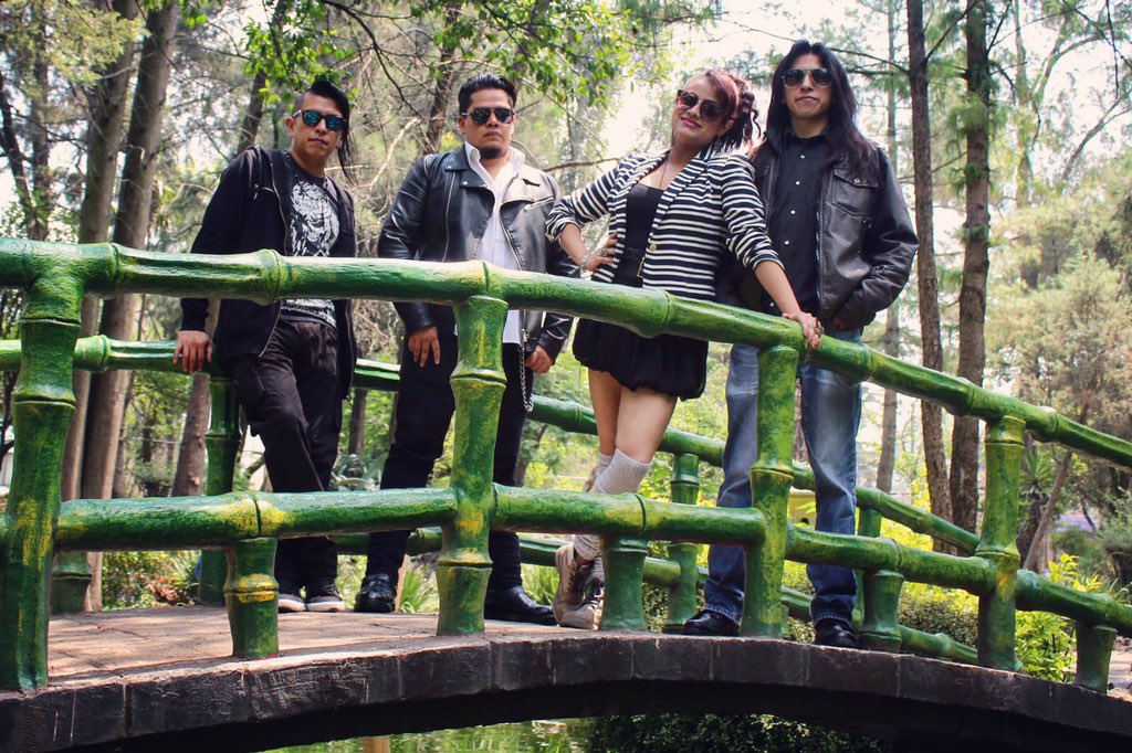 suenosdvioleta's tweet photo. 🔥Somos #sueñosdevioleta WE ARE @suenosdevioleta 🥁
🎵Puedes escucharnos en todas las plataformas digitales 🎵
💿and now you can listening to in all digital platforms 📲
SOMOS/ WE ARE #sueñosdevioleta 🔥🎸 #rock #rockalternativo #rocklover #quedateencasa #genesisyelcuervodejulia https://t.co/EBPRMwW7MN