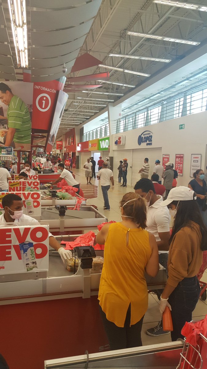nelsonvtd's tweet photo. @JumboRD muy sorprendido con el numero de personas que estan dentro de la riends. Por favor establecer controles de acceso.#CoronavirusenRD https://t.co/ePzfgnVy5b