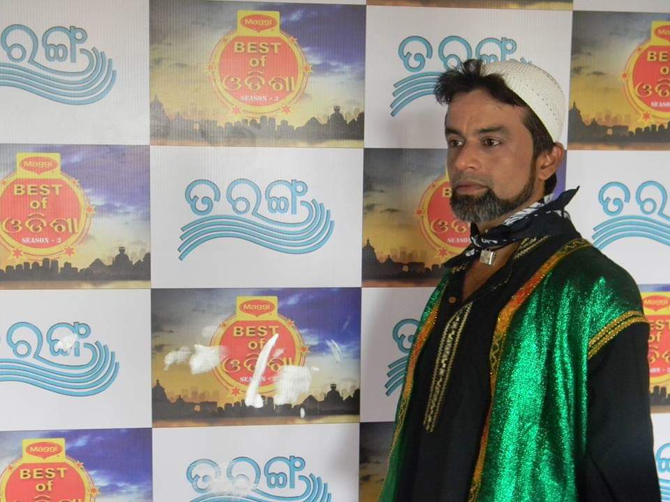 JadugarKumar's tweet photo. On this World Theatre Day, I recollect my theatrical act of Madari on #BestOfOdisha #TarangTV Please visit the youtube link ( https://t.co/DSmqgN1Xq1 ) and enjoy my #ThemeMagic act.
It's my dedication to the #streetmagicians of India. #WorldTheatreDay #Magic https://t.co/5xpuMcBaEU