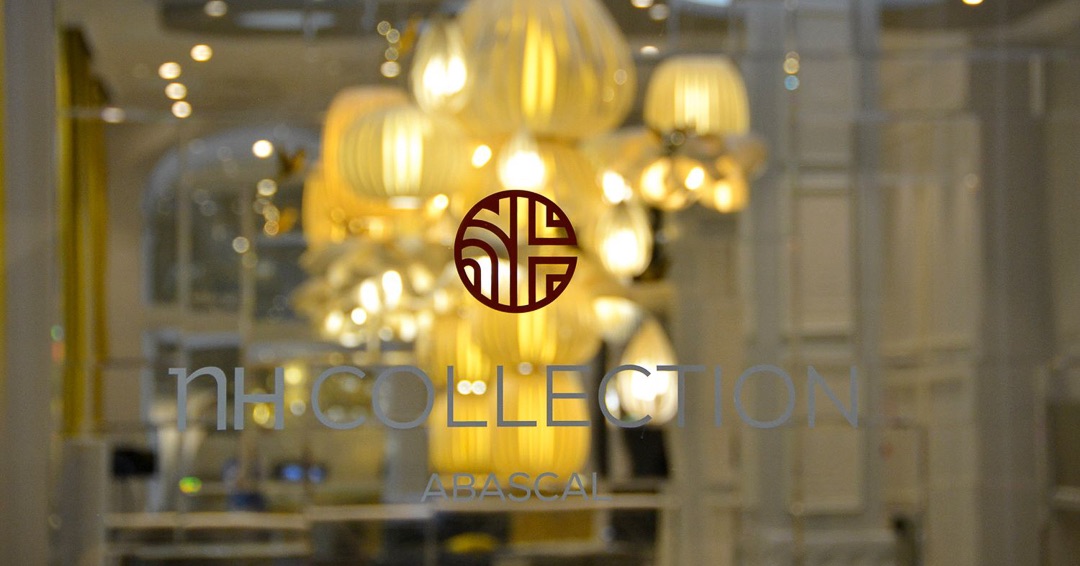 Lzflamps's tweet photo. The #NHCollectionAbascal is a 183 room hotel, completely renovated in 2014, it’s close to the bustling Paseo de la Castellana and the barrio de Salamanca, home to many luxury shops and restaurants. The #CandelabroLamp by #MariviCalvo for #LzfLamps majestically crowns the lounge. https://t.co/8BQ0Jg7k7k