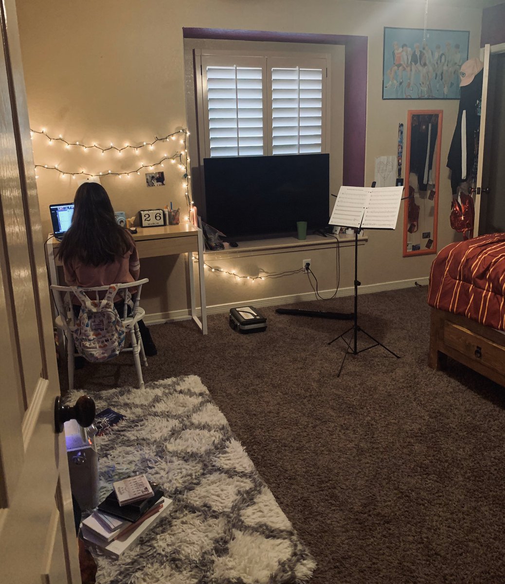 KelliK326's tweet photo. First of her weekly zoom meetings with her band instructors 👩🏻‍🏫 and fellow trumpet/clarinet scholars. #remotelearning #ittakesavillage #TeamSISD #PuentesBobcats https://t.co/b5VcSTXJ9U