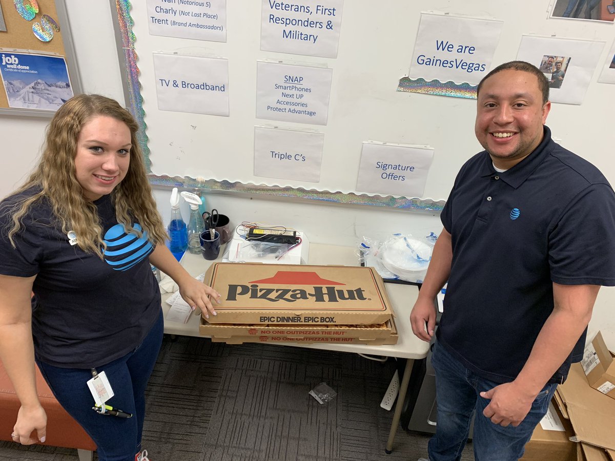 trent_att's tweet photo. Gainesville is here and ready to assist customers. Thanks AT&amp;T and @QueD31 for sending some lunch our way. #bethere #forcefacts @gsc_unitedforce @DuncNation1 https://t.co/BlepUU3cNM