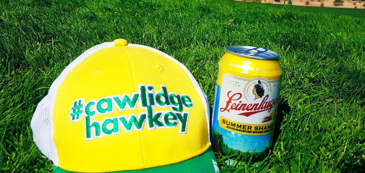 Buccigross's tweet photo. Elizabeth Giguere (Quebec City, Que.), a junior forward from Clarkson University, was named the recipient of the 2020 Patty Kazmaier Memorial Award today. The award is presented annually to the top player in the NCAA Division I women’s ice hockey by The USA Hockey Foundation. https://t.co/PMPw5ZM8W1