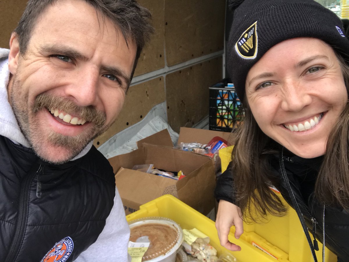 SAASCardinals's tweet image. Coach Hil and Coach OD lax coaches extraordinaire out helping RV food bank today! Thanks for leading a hand! ⁦@EastlakeLax⁩ ⁦@citysidelax⁩