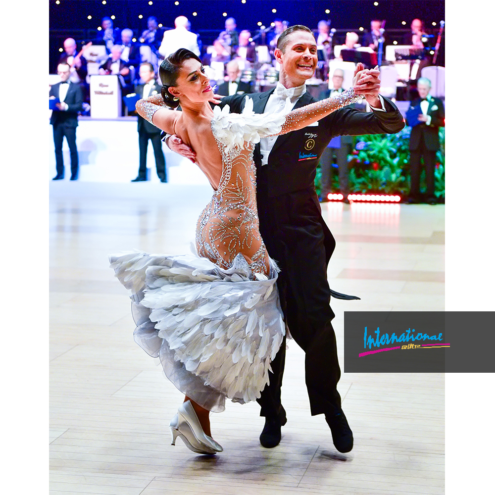IDSdanceSHOES's tweet photo. #IDSEliteTeam Valerio Colantoni & Monica Nigro 🇮🇹 captured dancing their Quickstep at the UKOpen 💃🕺 Overall they finished 3rd 🙌 Valerio decided to take a break from his usual 'Contra Pro Black Patent' and wore our 'Contra Black Lycra', while Monica wore her 'ICS SuperStar' https://t.co/lIOozrYFJk