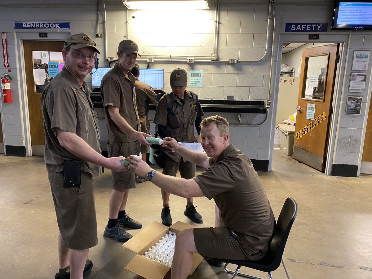 SafetyShae's tweet photo. A special thanks to Benbrook and Forest Hills Drivers , CHSP committee On Road Supervisors Center Management for keeping the equipment clean and a big thanks to @SergioC35892785 @nicholasewest for our supplies to keeping UPS and others safe. Proud to be a UPSERS #UPSersAreThere https://t.co/yhzBpL1E9Y
