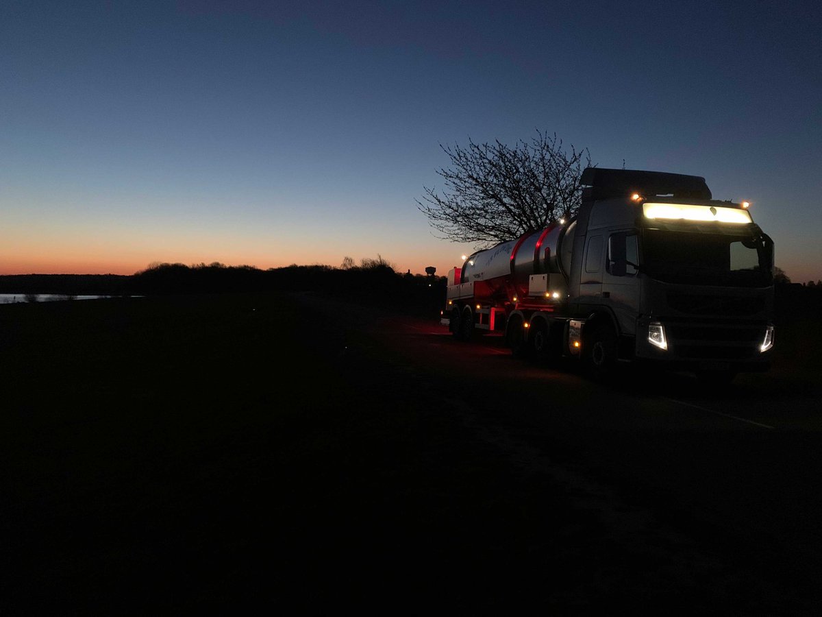 Here's one of our emergency tankers at 5am yesterday in Suffolk keeping the taps on for customers while urgent work was taking place on the local network. Thank you to all our frontline colleagues out working during lockdown, and all the key workers out looking after our region.