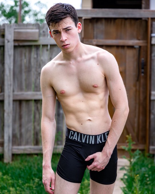 Gettin pretty hot out here 😎 https://t.co/tAMnAfXvAk