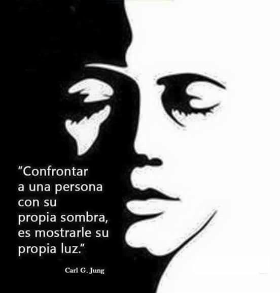 sientetualma's tweet photo. "Confrontar a una persona
con su propia sombra,
es mostrarle su propia luz..." Carl G.Jung
#SienteTuAlma #SabiduríaparaelAlma
#FelizViernes
#CarlG.Jung
#frase #frases #sabiduría
#frasesdeldia
#frasesdelalma
#felizdia https://t.co/kRUyBpxnXv