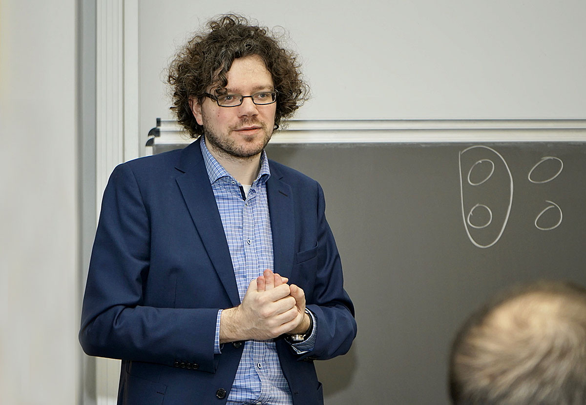 UniHannover's tweet photo. Professor @KuesMichael vom @exc_phoenixd der LUH hat mit einem internationalen Team auf neuem Wege quantenverschränkte #Photonen erzeugt. Dadurch kann die satellitengestützte Kommunikation viel sicherer werden. https://t.co/4LTPsXx3Bi @UofGlasgow @ScienceAdvances @tuBraunschweig https://t.co/HgoZBsbKDy
