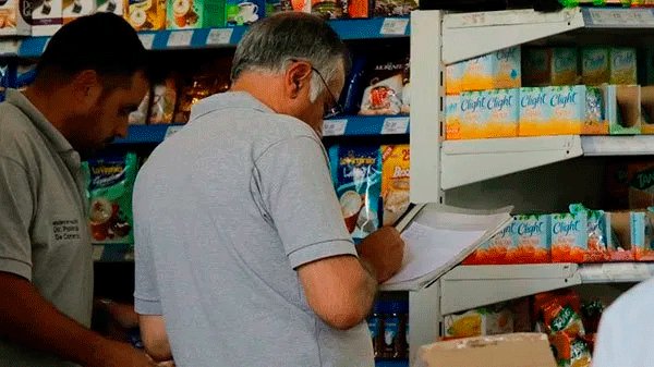 Actualizamos: Los comercios que no cumplan con los horarios deberán pagar una multa de 100 mil pesos https://t.co/4JwTSXg87i https://t.co/E3JsJqrAyk