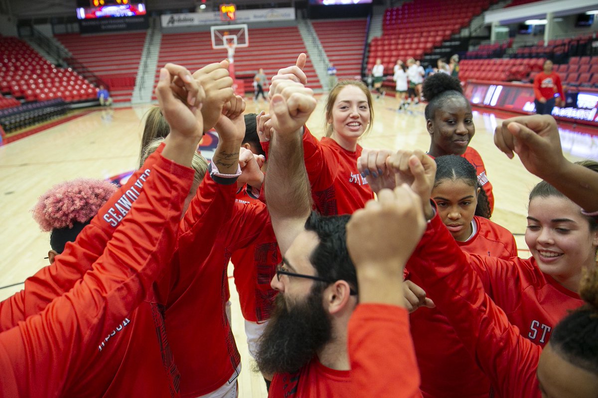 StonyBrookWBB's tweet photo. Always reppin red on Fridays!
#SBURepYourRed #SeawolvesStrong
#SeawolvesUnited | #AEHoops https://t.co/LA6CZHmHfE