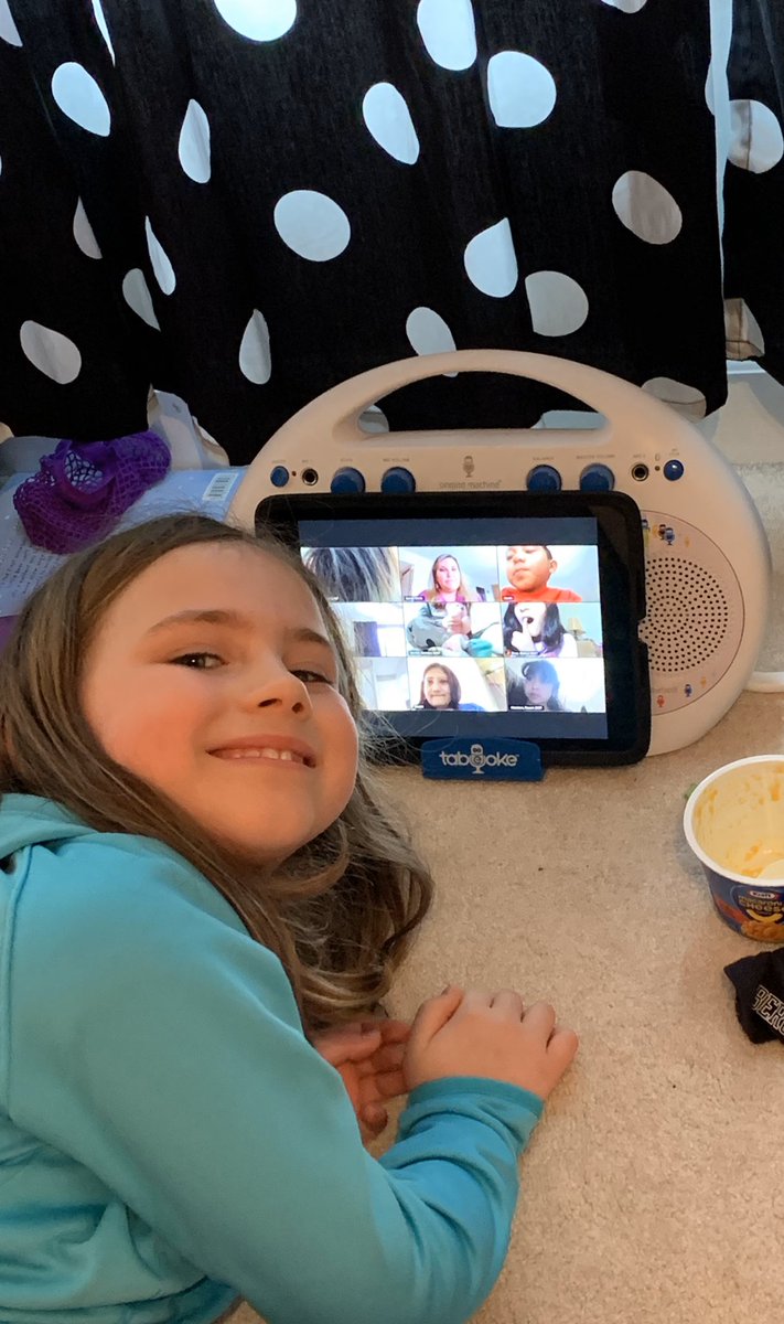 alysiajohnsen's tweet photo. Rylee was so excited to Zoom with her class! Thank you Sarah Wirth! @CCSD93 @DrHillD93 @CLPrincipalD93 #inthistogether #ProudToBe93 https://t.co/qkk1PMcTeZ